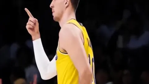 無冠帥才陷全球封鎖困局！熱刺教頭再迎挑戰