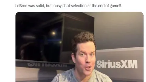 波兰足球传奇马齐尼亚克将亮相欧冠关键对决，曼城对阵多特蒙德！